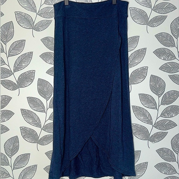 Athleta Wrap Skirt XS Blue Midi Length Pull On Stretchy Athleisure Spring Active - Picture 1 of 7